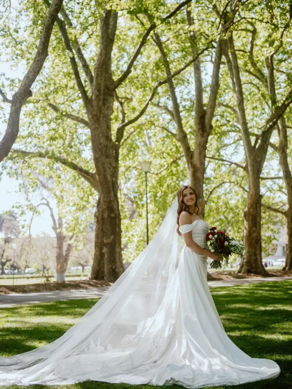 Novia luciendo su vestido de Melisa Amaya